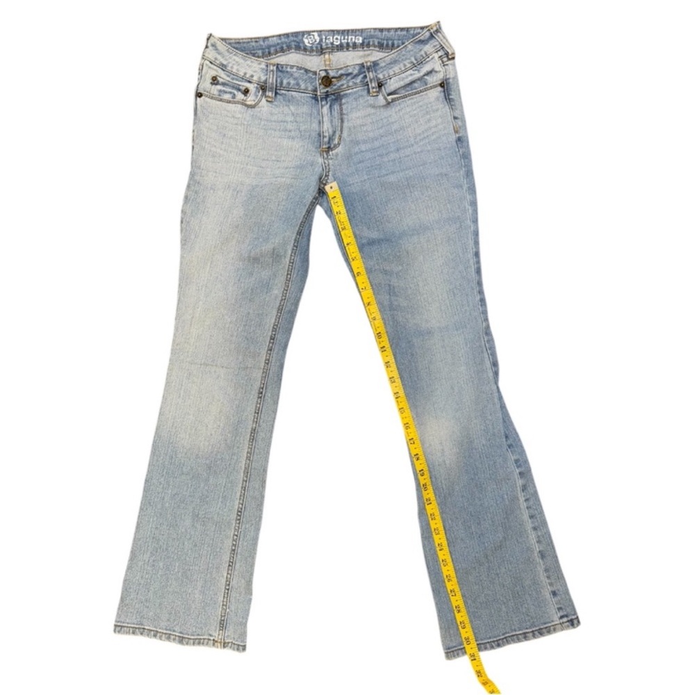 Bullhead Low Rise Bootcut Laguna Jeans - Picture 14 of 15